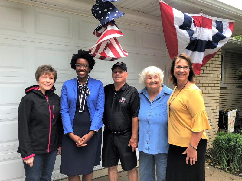 Underwood meets with Airport Road residents in Sycamore